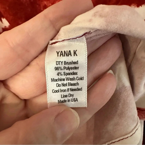 Yana K Women’s Short Sleeve V-Neck Red and Ivory Striped Apple Top One Size NWT - Picture 5 of 6